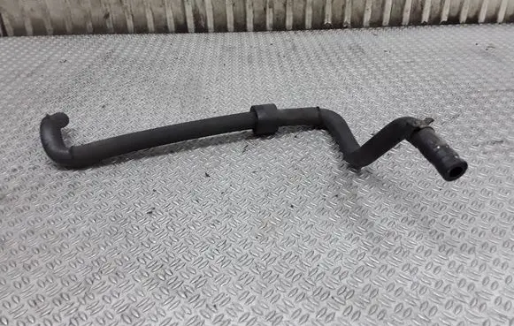 Volkswagen Touran I Engine coolant pipe/hose