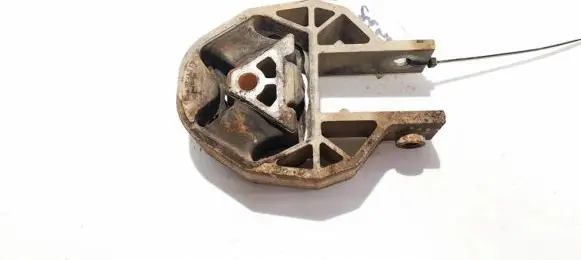 Volvo V50 Engine mount bracket 4n516p082fb