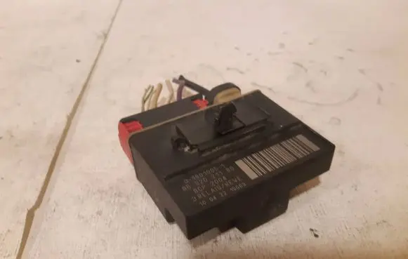 Citroen Berlingo Glow plug pre-heat relay 9652021180 018010951