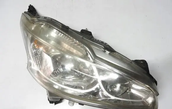 Peugeot 208 I Headlights/headlamps set 