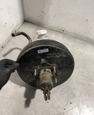 Mitsubishi L200 Brake booster 0204817631458