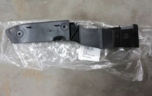 Volkswagen Polo III 6N 6N2 6NF Front bumper mounting bracket 6N0807049 145134219