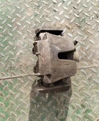 BMW 5 E60 E61 Front brake caliper 6030 7498197