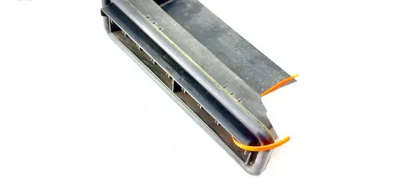 Jaguar XJ X308 Quarter panel pressure vent