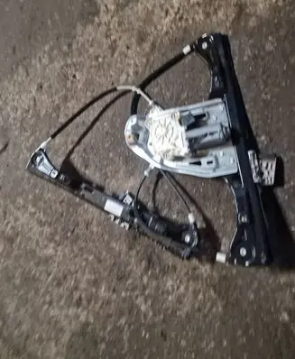 Front door window regulator with motor