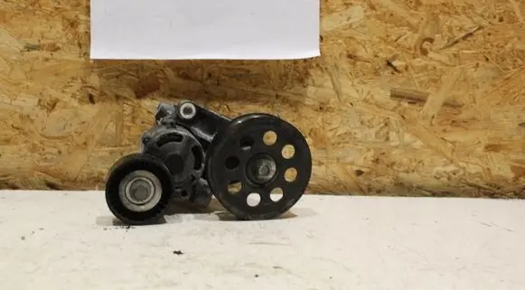 Subaru XV I Generator/alternator belt tensioner