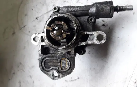 Peugeot 206 Vacuum pump