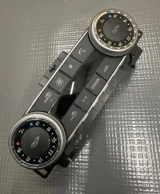 Mercedes-Benz C AMG W204 Climate control unit 2048305790 SW330800 HW0708