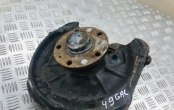Volkswagen Golf V Rear wheel hub spindle/knuckle 