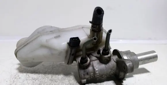 Toyota Avensis T270 Master brake cylinder 0204255330
