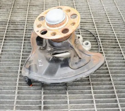 Mercedes-Benz E A207 Front wheel hub A2044202544