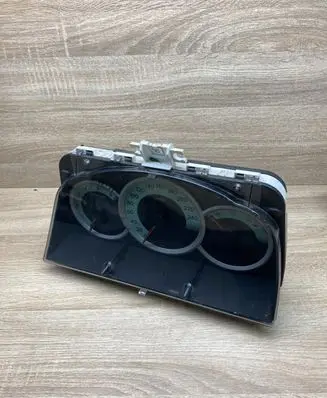 Toyota Corolla Verso AR10 Speedometer (instrument cluster) 838000F092A