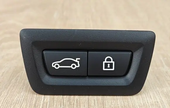 BMW 5 G30 G31 G38 Tailgate/boot open switch button 9275121