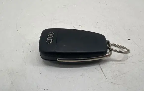 Audi Q3 F3 Ignition key/card 5FA010780