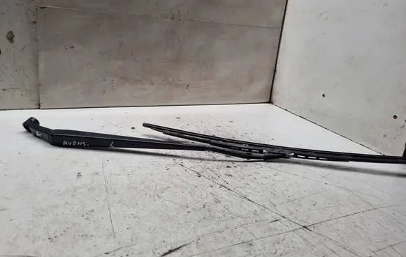 Toyota Avensis T250 Front wiper blade arm