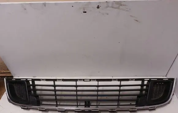 Citroen C5 Front bumper lower grill 9681052677 2001586000