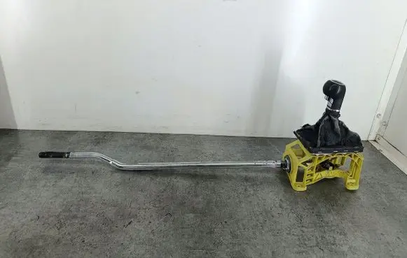 Opel Astra H Gear shifter/selector 80266513012