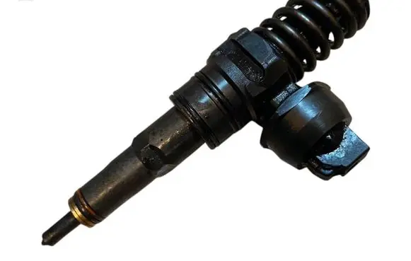Volkswagen Golf V Fuel injector 038130073AG