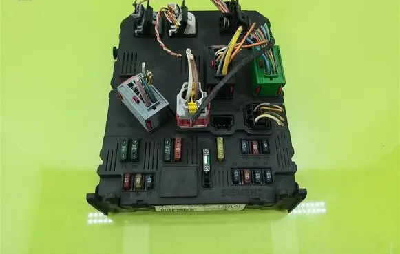 Citroen Berlingo Comfort/convenience module 9650584580
