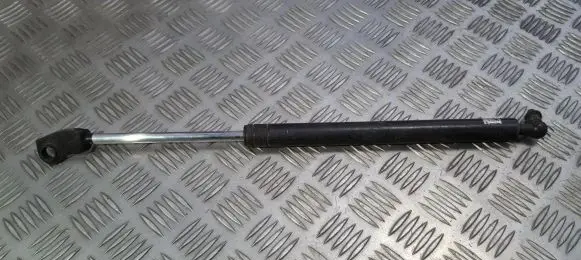 Mitsubishi Sigma Tailgate/trunk strut/damper