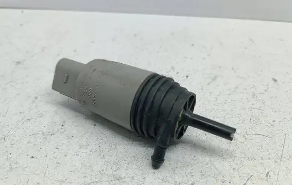BMW 7 E65 E66 Windscreen/windshield washer pump 23557610