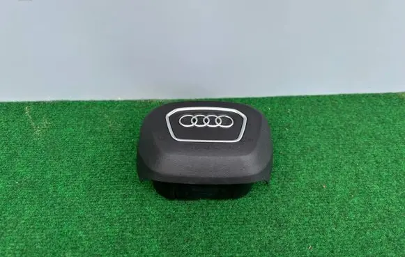 Audi A3 S3 8V Steering wheel airbag cover 62670230