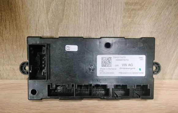 Volkswagen Golf VIII Other control units/modules 5WA907007Q