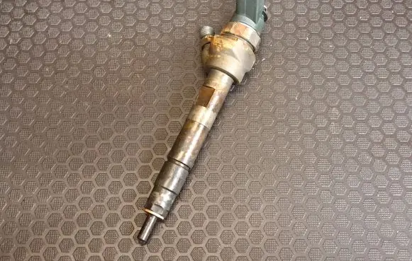 BMW X1 E84 Fuel injector 0445110289 779844604
