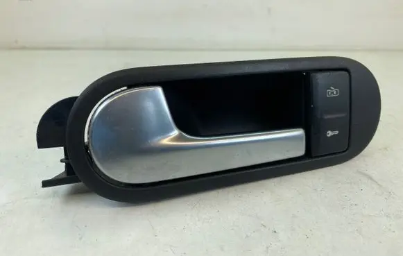 Volkswagen Golf Plus Front door interior handle 5M0837113A