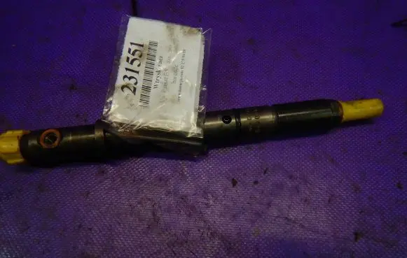 Volkswagen PASSAT B5.5 Fuel injector 059130201A