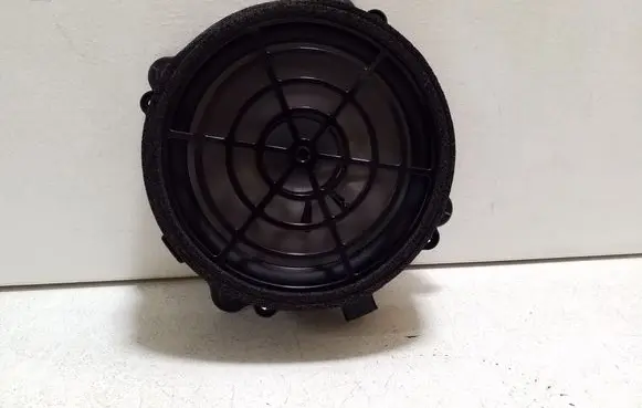 Audi TT TTS Mk2 Front door speaker 4L0035415B