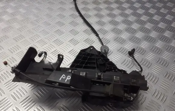 Ford Focus Front door lock