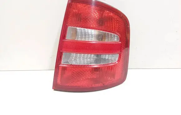 Skoda Fabia Mk1 (6Y) Rear/tail lights 6Y9945112 6Y9945096