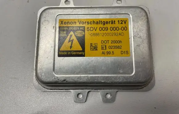 Volkswagen Tiguan Headlight ballast module Xenon 5DV009000-00