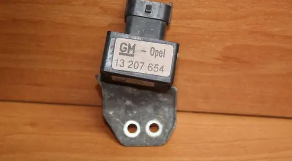 Opel Vectra C ABS wheel speed sensor 13207654 002455008000 9570930003