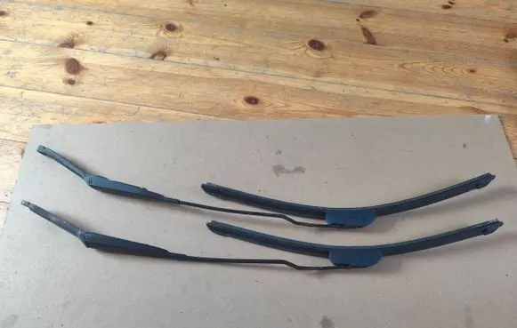 Opel Astra G Front wiper blade arm 90559554