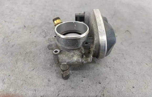 Opel Vectra C Throttle body valve 