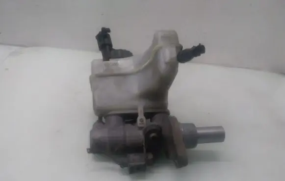 Audi A3 S3 8P Master brake cylinder 1K2611349