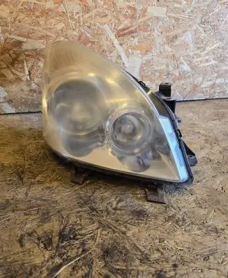 Toyota Corolla Verso AR10 Headlight/headlamp P7105R P7105RLHD
