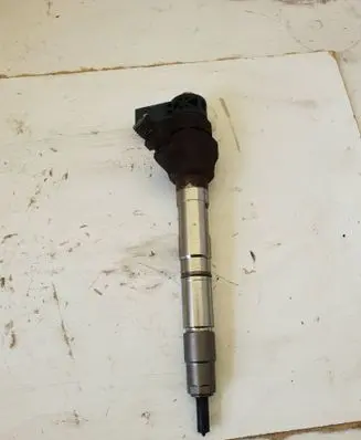 Volkswagen Tiguan Fuel injector 0445110469 151210
