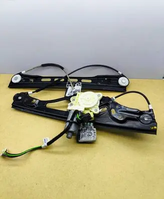 Mercedes-Benz E W211 Front door window regulator with motor A2117200246