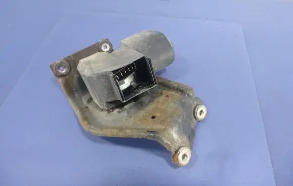 Mitsubishi Space Star Rear window wiper motor