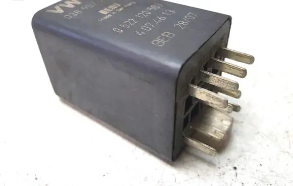 Audi Q5 SQ5 Glow plug pre-heat relay 038907281B
