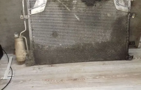 Volvo V70 A/C cooling radiator (condenser)