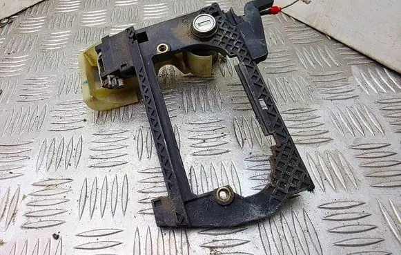 BMW 5 E39 Front door exterior handle/bracket