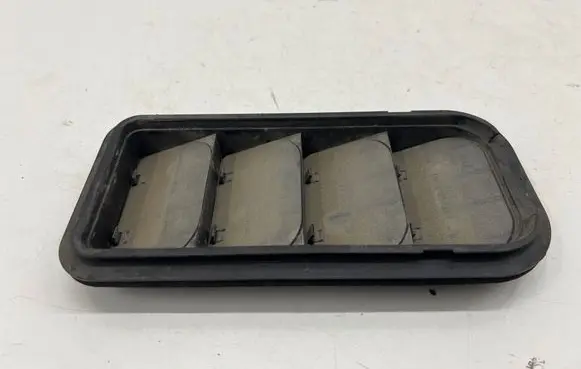 Seat Leon (5F) Quarter panel pressure vent 7N0819465D