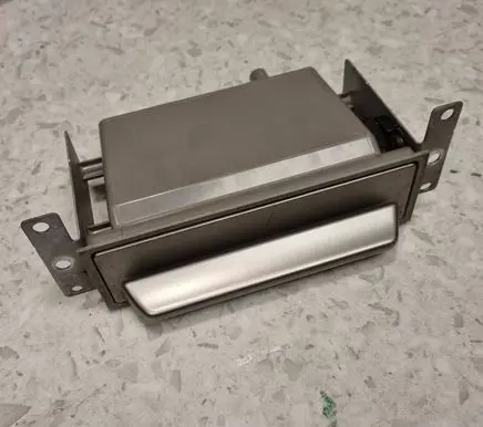 Nissan X-Trail T30 Glove box 68475WL000 6847515020