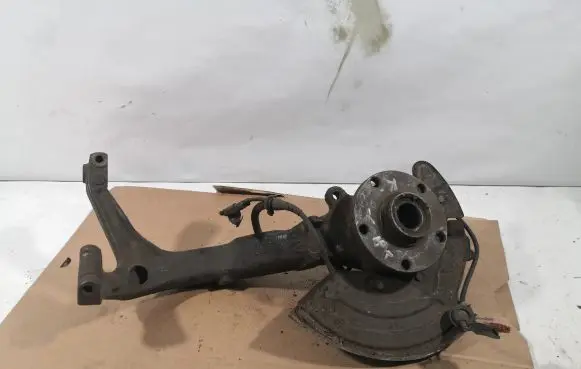 Audi A6 S6 C5 4B Front wheel hub spindle knuckle 8D0407257