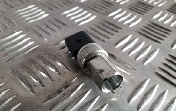 Air conditioning (A/C) pressure sensor