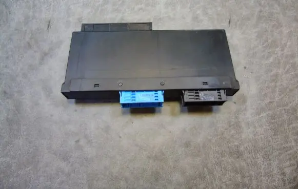 BMW 3 E90 E91 Central body control module 9187536
